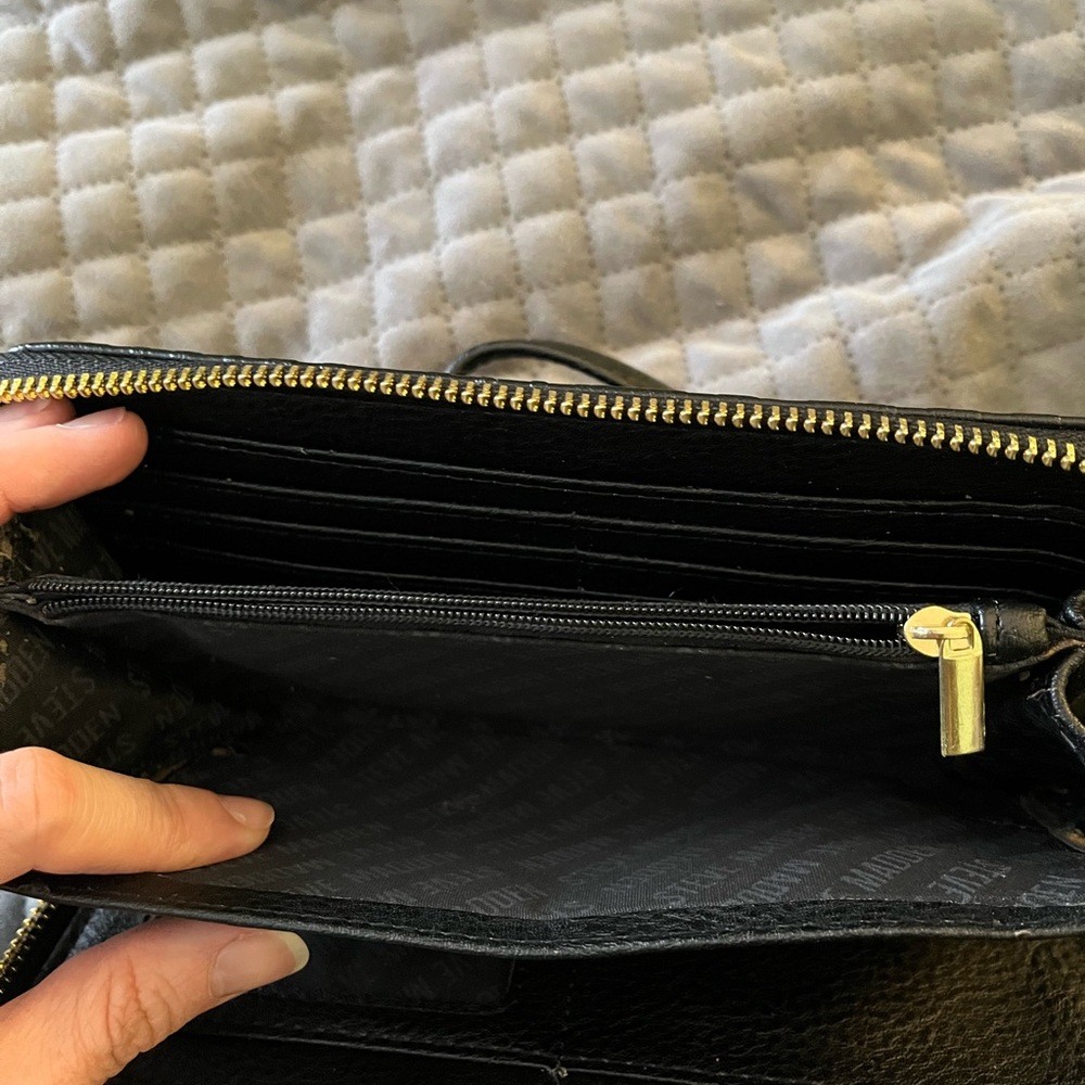 Steve Madden Black Embossed Wallet Clutch, removable strap, multiple pockets - Picture 5 of 8